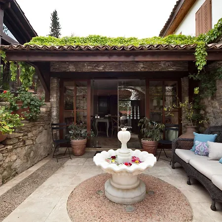 Gullu Konaklari Selcuk