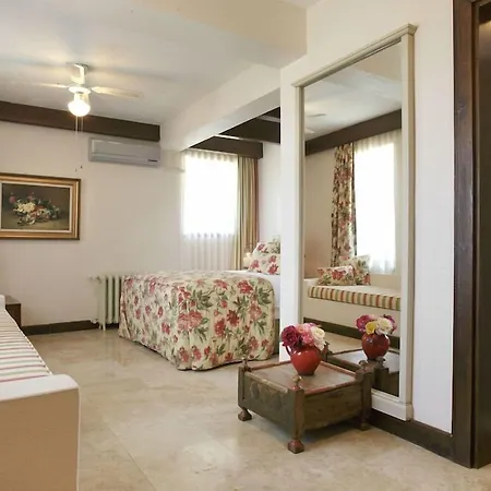 Мини-отель Gullu Konaklari 3*