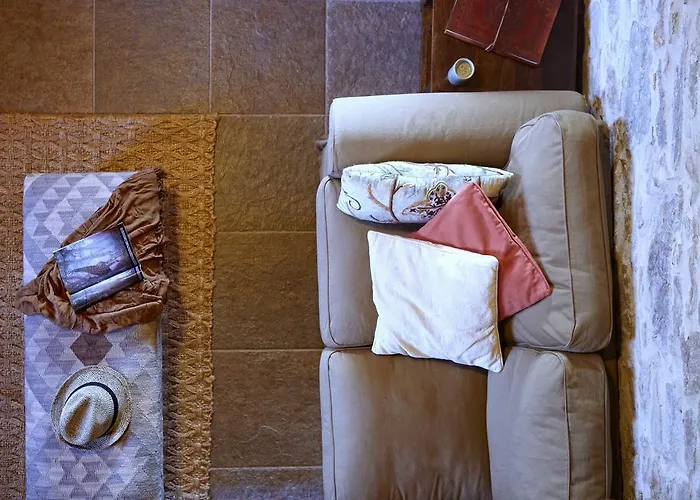 Gullu Konaklari Zajazd Selçuk