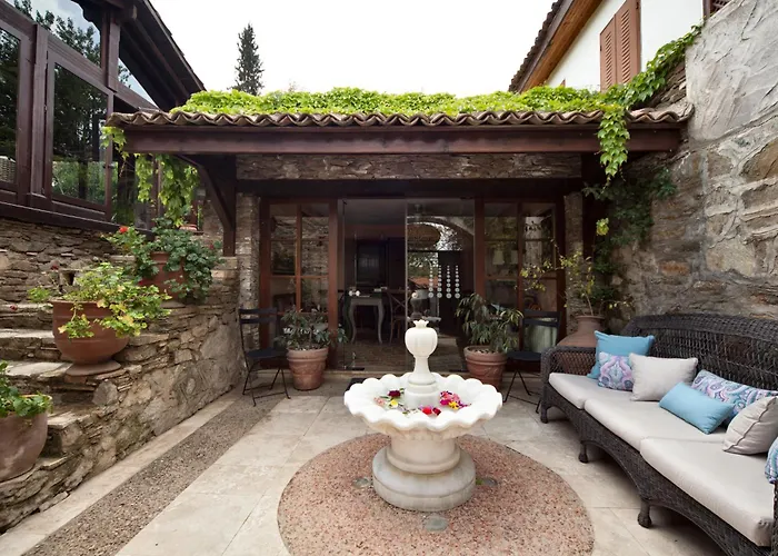 Gullu Konaklari Selçuk