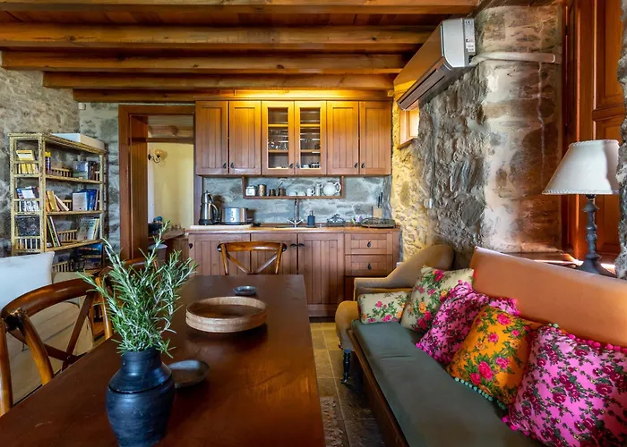 Gullu Konaklari Selçuk